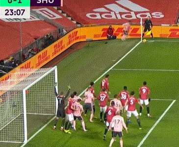 1611782242563043595.gif S15下注网站-马圭尔:如果裁判看回放 他一定会发现自己犯错了