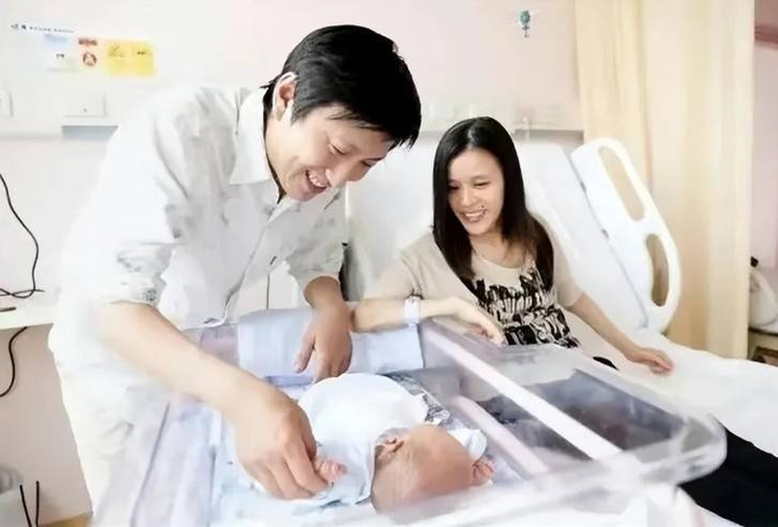 lol竞猜-瘫痪28年桑兰现状:45岁仍白皙漂亮,嫁资产千万老公,儿子已12岁|黄健|全运会|跳马|摘金|体操_新浪体育_新浪新闻